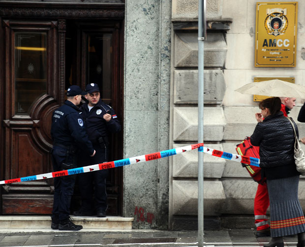 НОВИ ДЕТАЉИ ПУЦЊАВЕ У АМСС-У: Ђурђев бежао по спрату савеза, хтео да убије и Бутулијиног кума, пуцао себи у уста  (ФОТО)