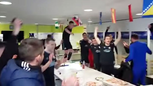 ЗАНИМЉИВ ДЕТАЉ СА ПРОСЛАВЕ ЗАГРЕПЧАНА: Србија у свлачионици Динама (ВИДЕО)