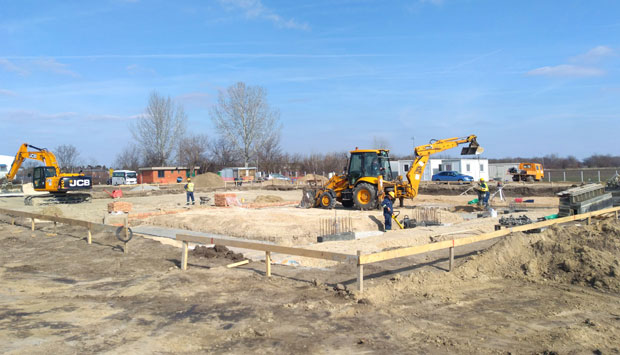 Гради се фабрика воде