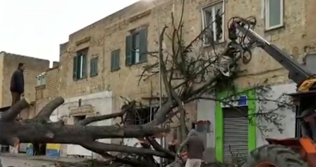  Три особе настрадале у Италији од последица јаког ветра