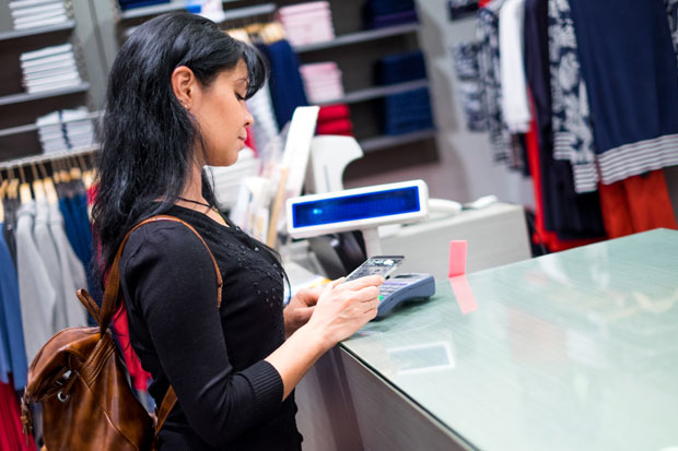 У кафанама паре скидају са контактом и без њега