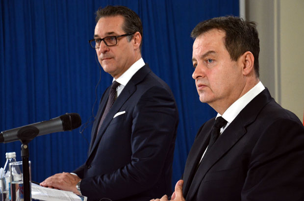 Штрахе на Опернбал води Дачића, а Курц Заева