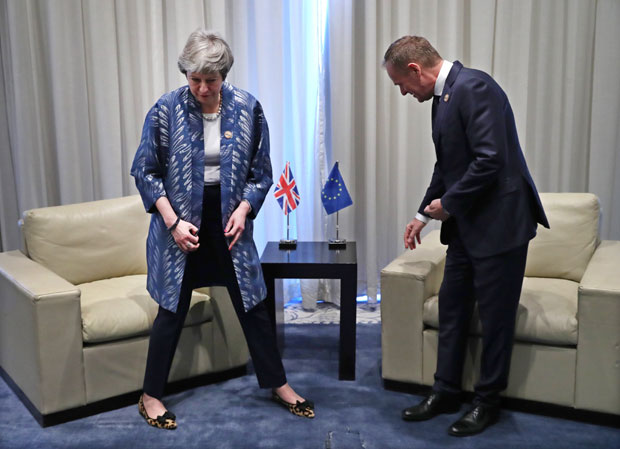 НЕСЛАГАЊА ОКО БРЕГЗИТА: Мејова у клин, Туск у плочу