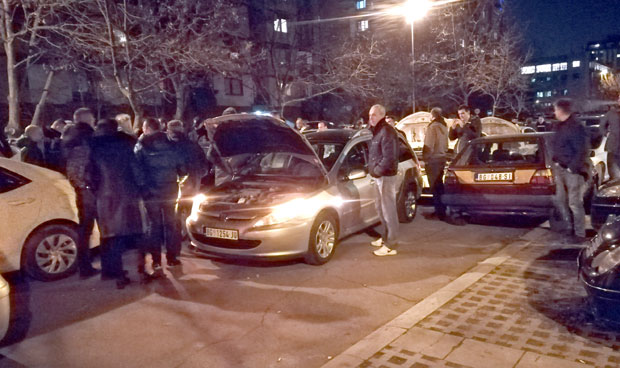 КАР ГО ПРЕТИ ПРОТЕСТОМ: Инспектор покушао да заплени возило сервиса (ФОТО)