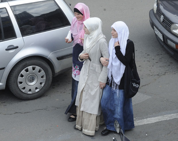 КОДЕКС У ЦРНОЈ ГОРИ: Државни службеници могу да носе хиџаб