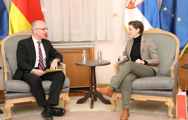 Шиб са Брнабић: Немачка ће наставити да инсистира да таксе буду одмах повучене
