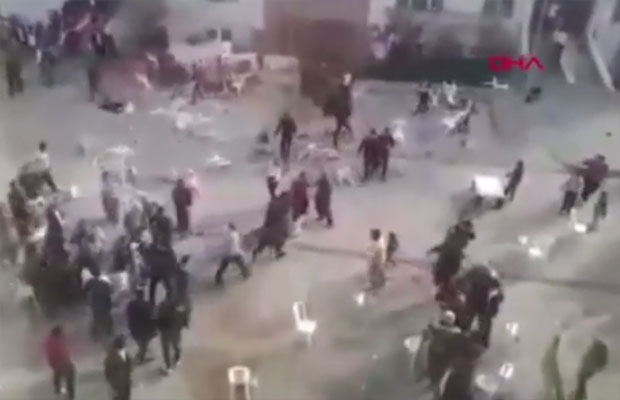 ХАОС НА СВАДБИ: Летеле столице и песнице, а разлог је урнебесан (ВИДЕО)