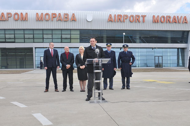 Аеродром “Морава”: Боинг 737 слеће на Видовдан (ФОТО)