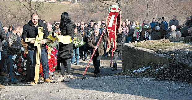 ПОРОДИЦА СТРАДАЛОГ РУДАРА: Мајка без лекова тешко прегура дан