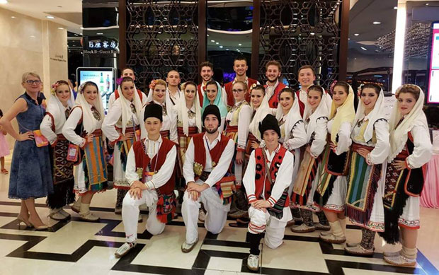 АМБАСАДОРКА ПРЕВАРИЛА ИГРАЧЕ КУД: Босиљак не може на фестивал