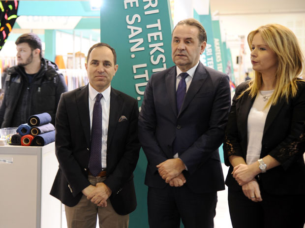 ОТВОРЕН САЈАМ ТЕКСТИЛА: Турци отварају фабрике широм Србије