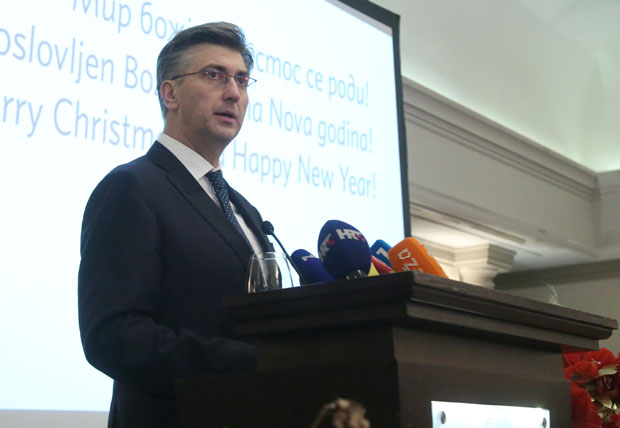 Пленковић без текста на изјаве Китаровић и Пуповца о усташком поздраву