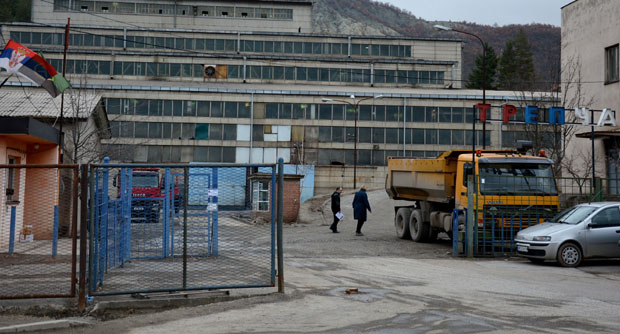 ОТИМАЊЕ СРПСКЕ ИМОВИНЕ: Трепчи скидају паре са рачуна?