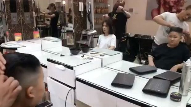 Бесплатне фризуре Трампа и Кима у Ханоју