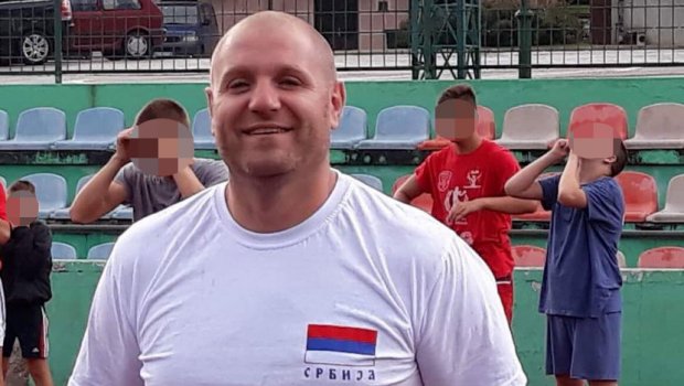 БОКСЕРСКИ ТРЕНЕР РАЊЕН НА ВОЖДОВЦУ: Упуцан у леђа, нападач још непознат 