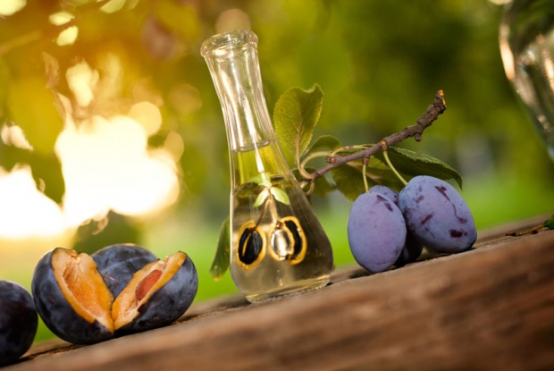 Цариници казнили 98-годишњу старицу јер је пекла ракију
