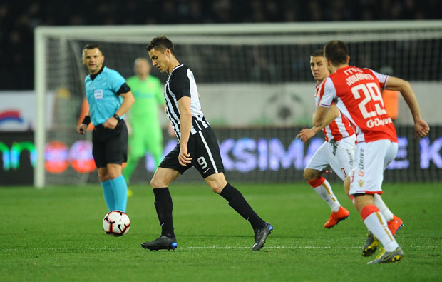 КРАЈ: Црвена звезда-Партизан 1:1