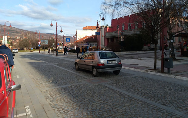 Софија попут магнета привлачи младе