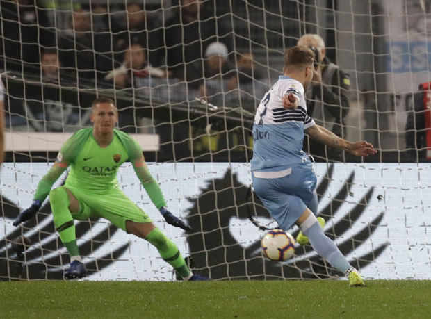 СЕРИЈА А: Лацио убедљив против Роме, Коларов поцрвенео, Сасуоло поклонио победу Милану