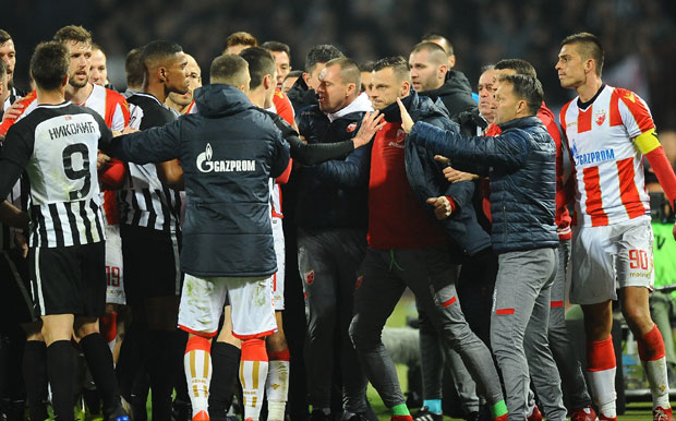 НАЈЗАНИМЉИВИЈИ ДЕТАЉИ СА ДЕРБИЈА: Туча, нервоза, голови (ВИДЕО)