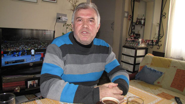 ОД ДРЖАВЕ ТРАЖИ 10.000 ЕВРА: Врањанац захтева правду за украдену бебу
