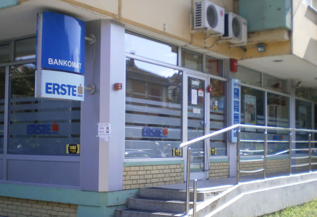 Ерсте неће куповати Комерцијалну банку