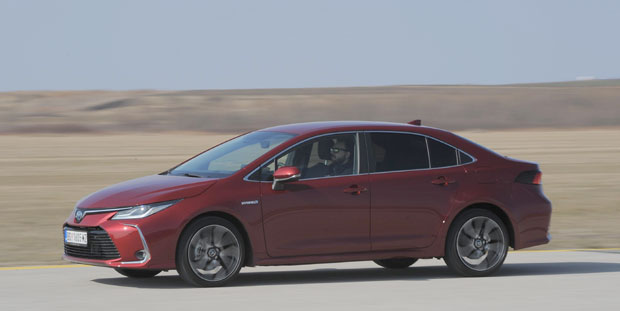 ИЗБОР ЗА АУТОМОБИЛ ГОДИНЕ У СРБИЈИ: За титулу девет конкурената!