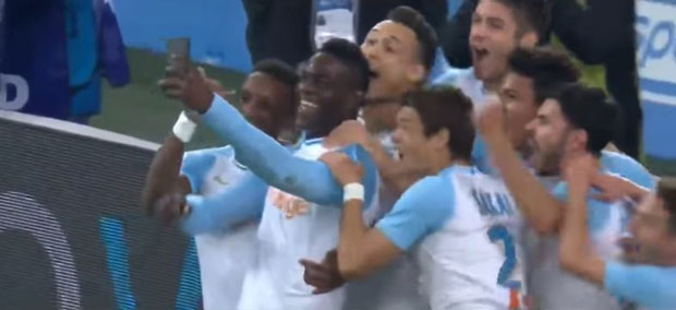 „Супер Марио” опет шокира: Оригинална прослава гола, за све пратиоце на “Инстаграму” (ВИДЕО)