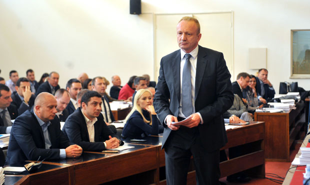 Ђилас поднео оставку, циља место премијера?