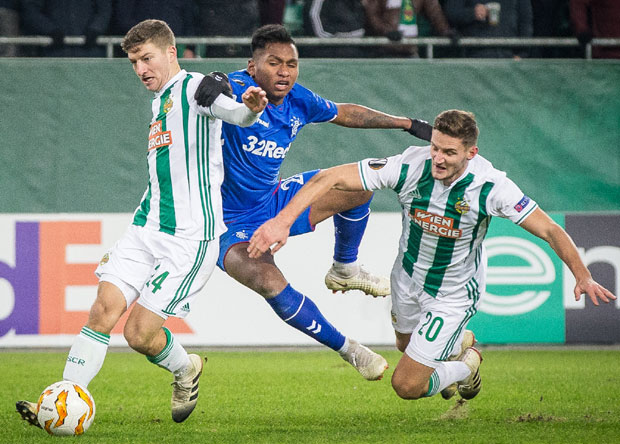 Роџерс у Лестер доводи нападача Ренџерса?