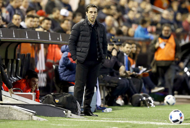 Гери Невил саветује Клопа и Ливерпул: Испадните из Лиге шампиона!