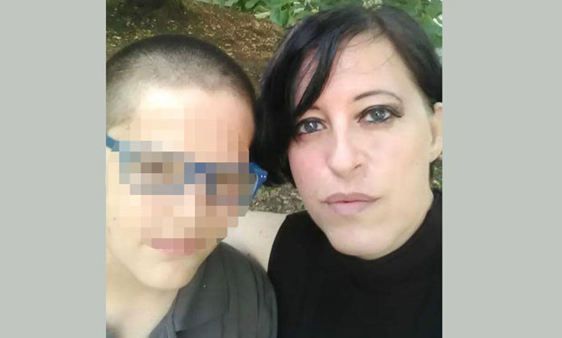 САМОХРАНА МАЈКА ИНВАЛИД: Годинама ми муче сина јер је сиромашан, сломили му ногу, а у школи тражили да не пријавим