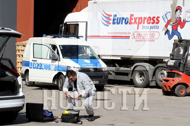 ФИЛМСКА ПЉАЧКА КОД БАЊАЛУКЕ: Разбојници пуцали у гуме камиона Еуро Експреса и украли сеф (ФОТО)