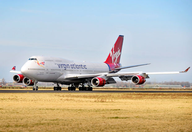 ПОЗЛИЛО ИМ: 448 путника и чланова посаде чартера Вирџин Атлантика у карантину (ВИДЕО)