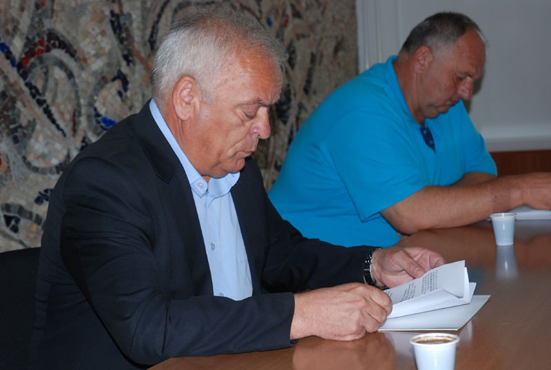 Југослав Стајковац поднео оставку