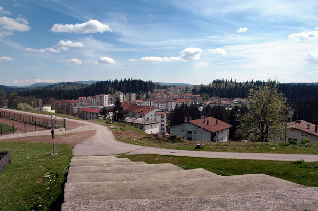 ДОЧЕК ПУН ТОПЛИНЕ И ЉУБАВИ: Око 900 породица из Републике Српске ће примити 1.050 деце са Космета