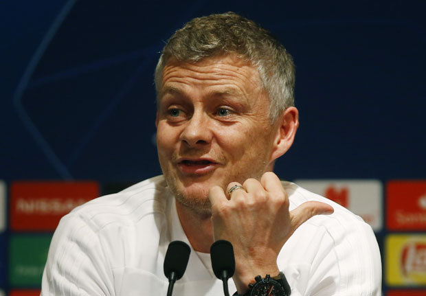 Гери Невил засмејавао Солскјера: Какав уговор желиш?