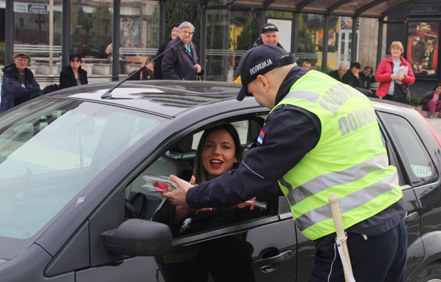 Мушкарци не могу ништа без жена