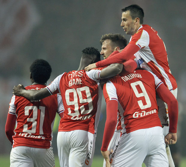 ЗВЕЗДА ДОЧЕКУЈЕ ЗЕМУН: Рекорд на рођенданској торти