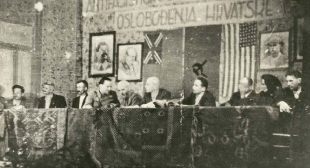 СУСРЕТ СА ИСТОРИЈОМ: Ко пали књиге и “лутке”, палиће и људе