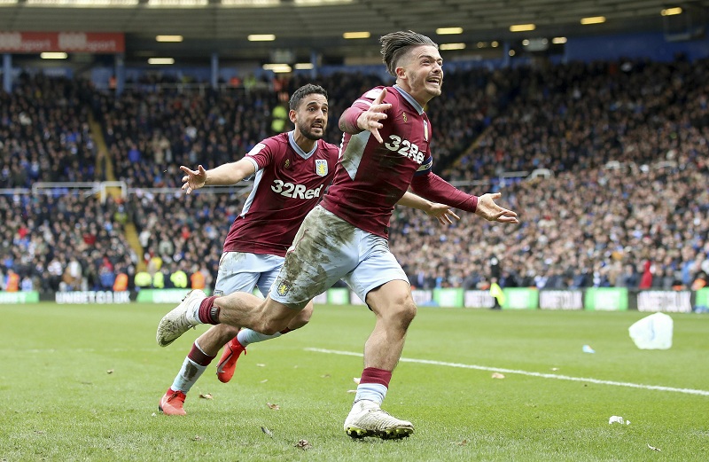 Фудбалер Астон Виле се извинио јер је прекршио правило о изолацији