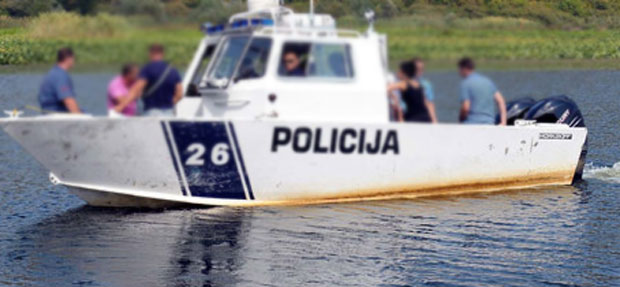 НА СКАДАРСКОМ ЈЕЗЕРУ ПРЕКИНУТ ШВЕРЦ ИЗ АЛБАНИЈЕ: У џаковима кријумчарио 84 килограма марихуане