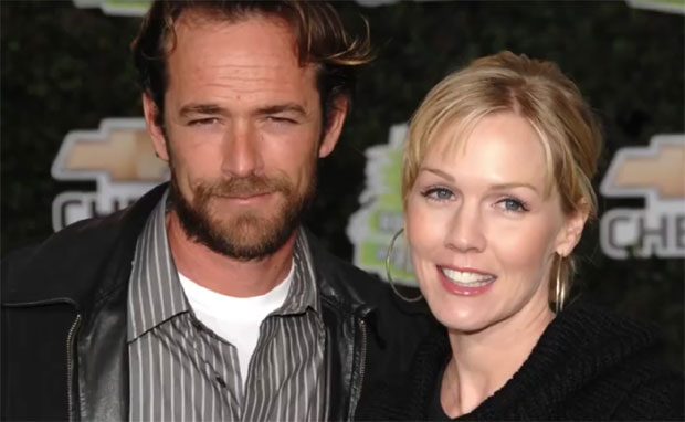 ЖЕСТОКО НАПАЛИ КЕЛИ НА ДРУШТВЕНИМ МРЕЖАМА: Зашто се није опростила од Дилана