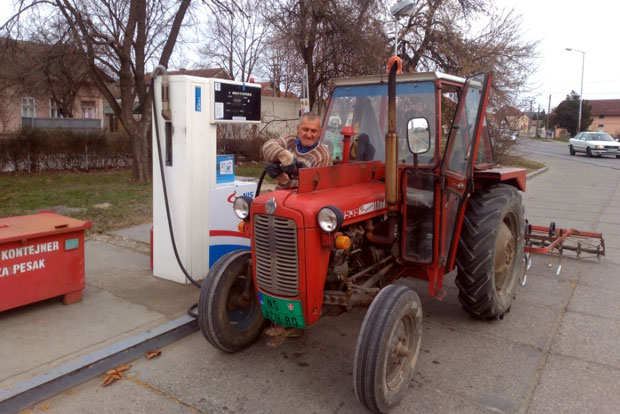 ПОМОЋ БАШ СКРОМНА: Пријаве пољопривредника за субвенције на дизел гориво