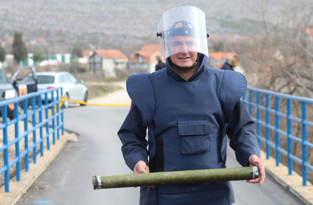 Рониоци извадили зољу и четири бомбе