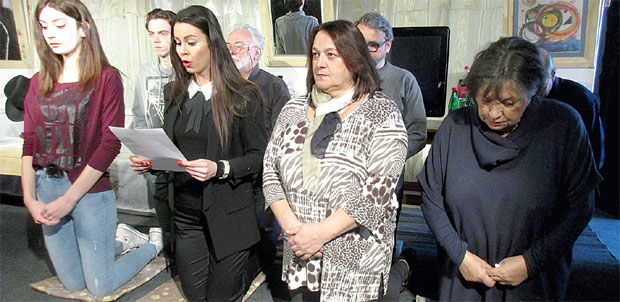 Лауреати на коленима