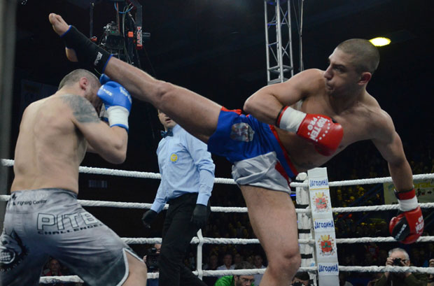 Коновалов нокаутирао и Пит була