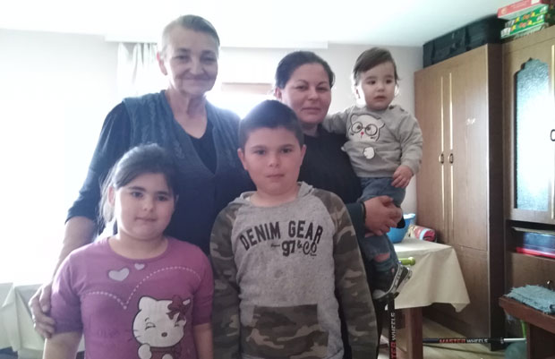 НОВОСТИ У ПОСЕТИ ПОРОДИЦИ НА АДМИНИСТРАТИВНОЈ ЛИНИЈИ СА КиМ: Стално смо у страху од упада Албанаца