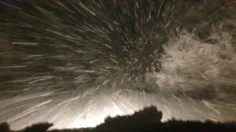 ВЕЈАВИЦА КОД ПРИЈЕПОЉА: Мартовски снег донео недаће возачима (ВИДЕО)