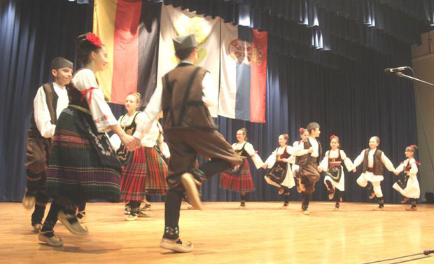 УСПЕХ И ПОРЕД БОЈКОТА: Одржана Мини фолклоријада друштва Свети Сава у Штутгарту